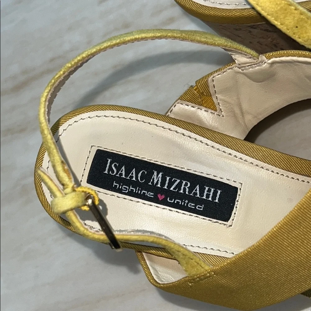 Isaac Mizrahi Mustard Wedge Sandals  size9.                               ordrA2